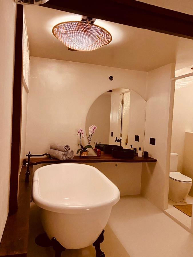 Outro Beach Hotel กุมบูกุ ภายนอก รูปภาพ