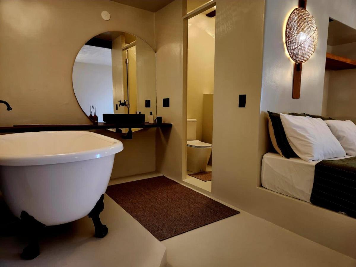 Outro Beach Hotel กุมบูกุ ภายนอก รูปภาพ
