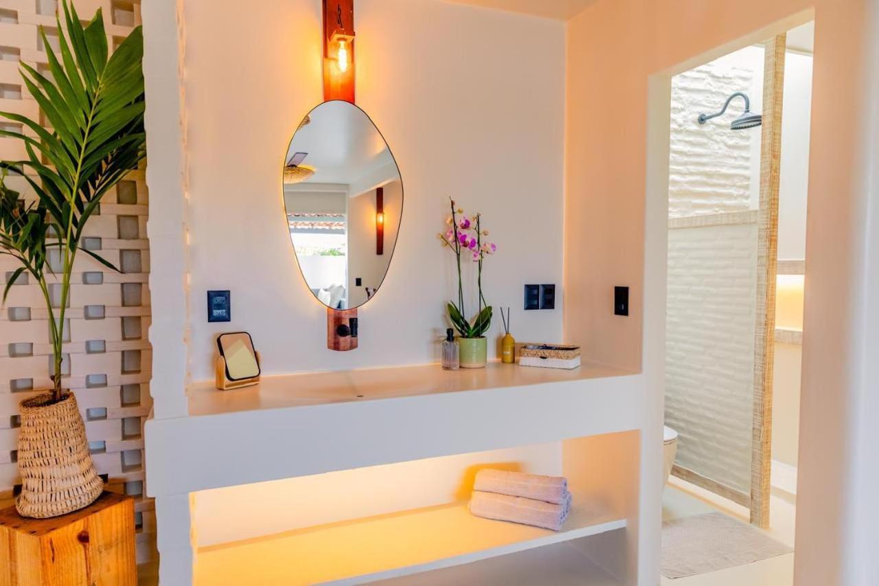 Outro Beach Hotel กุมบูกุ ภายนอก รูปภาพ